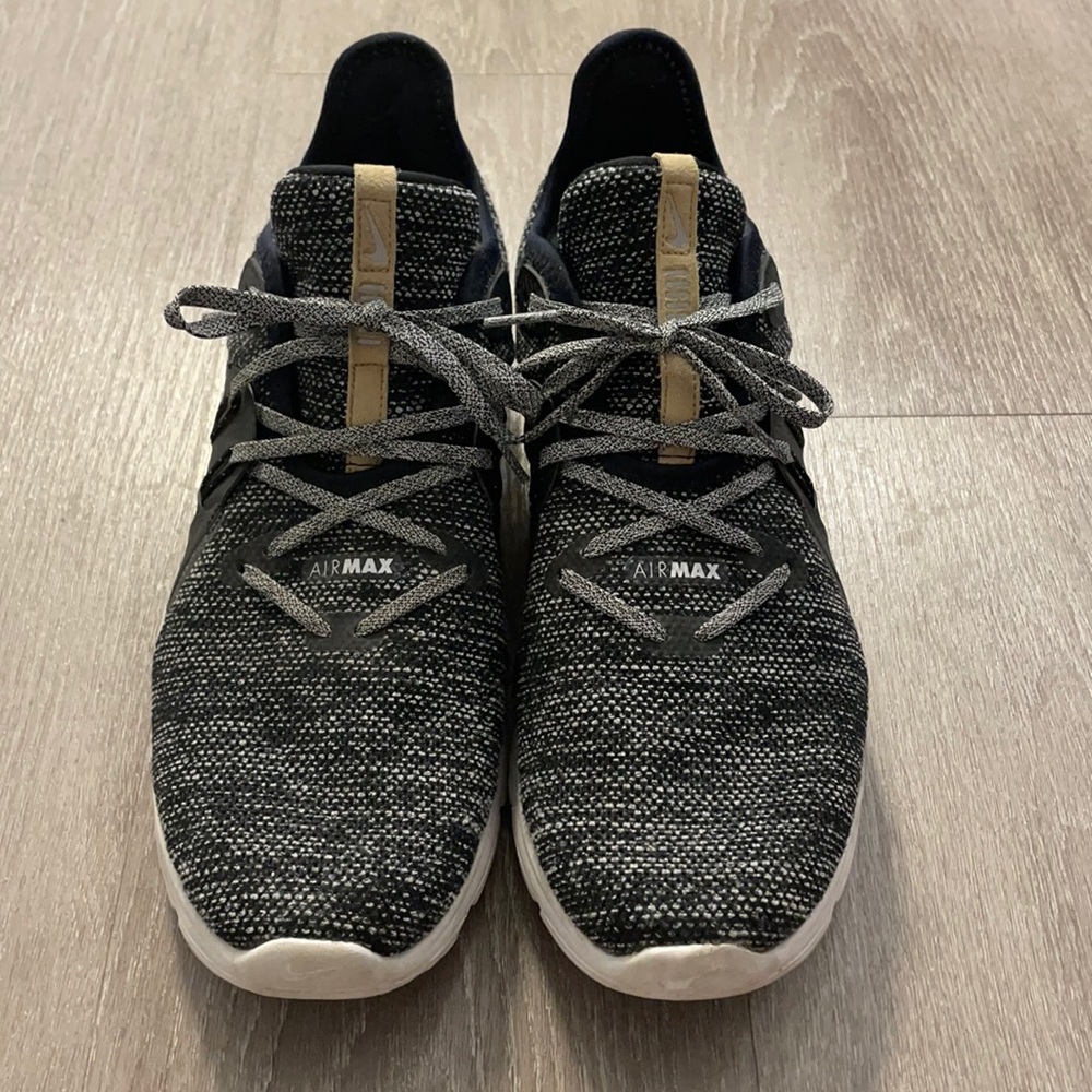 NIKE Men’s Airmax